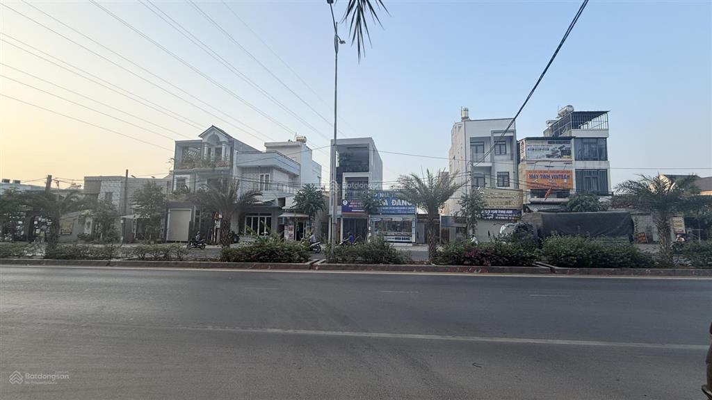 Lô đất lớn mặt tiền thống nhất