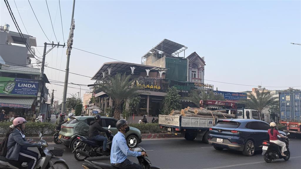 Lô đất lớn mặt tiền thống nhất