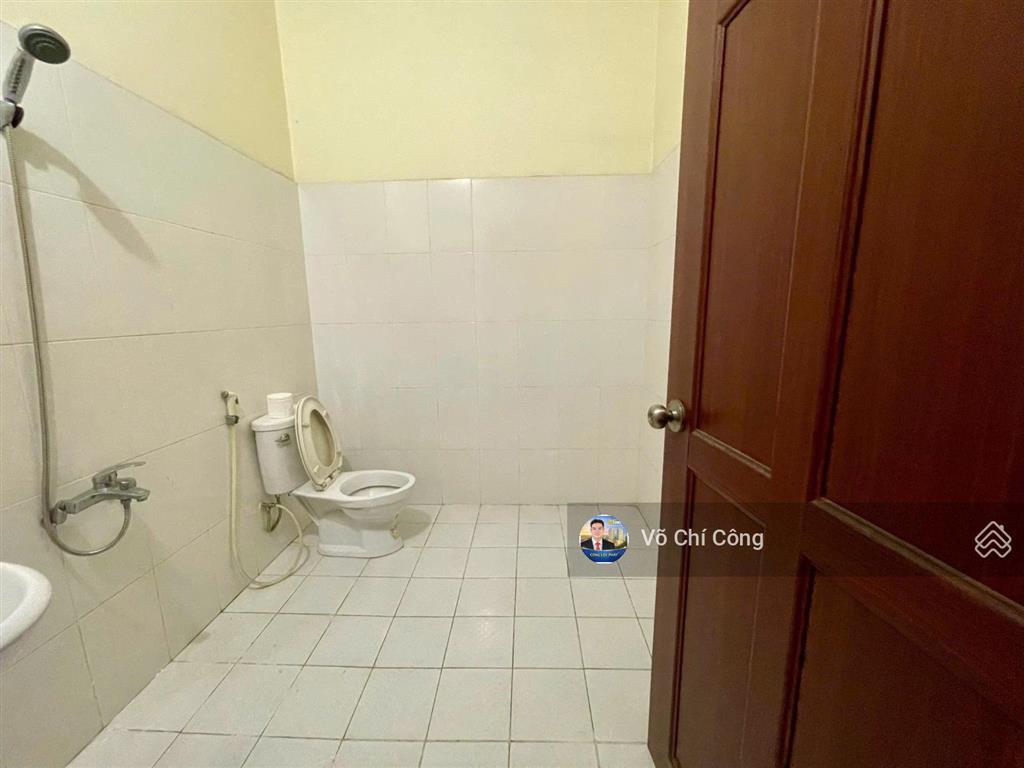 Cho thuê nhà 4 tầng ngang 10m, diện tích sử dụng 1000m2 sàn chỉ 35tr/1 tháng