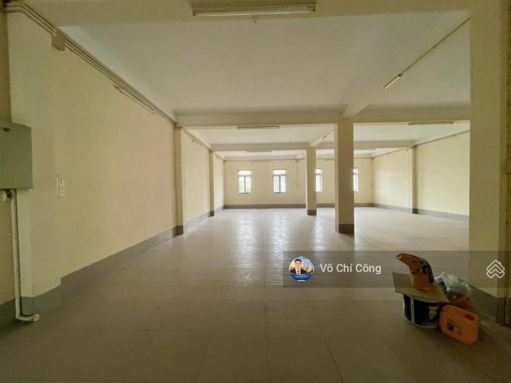 Cho thuê nhà 4 tầng ngang 10m, diện tích sử dụng 1000m2 sàn chỉ 35tr/1 tháng