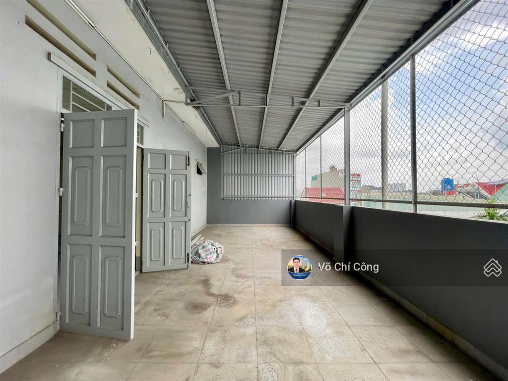 Cho thuê nhà 4 tầng ngang 10m, diện tích sử dụng 1000m2 sàn chỉ 35tr/1 tháng
