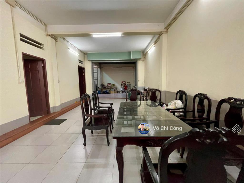 Cho thuê nhà 4 tầng ngang 10m, diện tích sử dụng 1000m2 sàn chỉ 35tr/1 tháng
