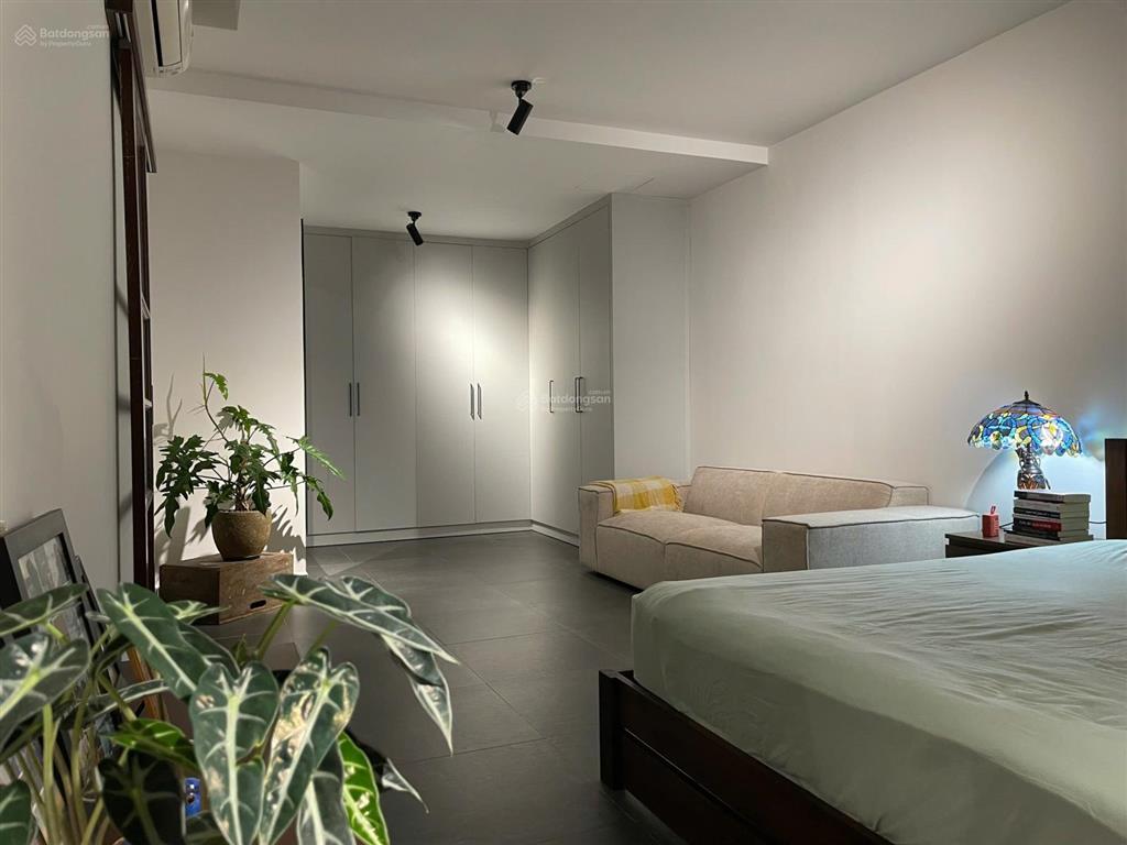 Bán căn hộ 4 phòng ngủ tầng cao, view sông chung cư tropic garden  0961 057 ***