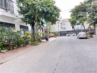 Bán giúp cô giáo căn nhà lô góc 85m đường 3 ô tô tránh, vỉa hè khu dân trí văn minh gần phố hoa lâm