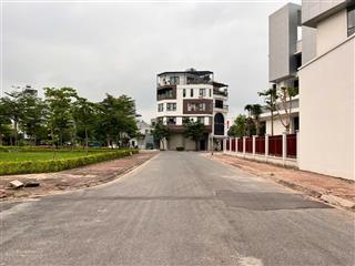 Siêu phẩm đất tđc giang biên  view vườn hoa  ô tô tránh  giáp trường chu văn an