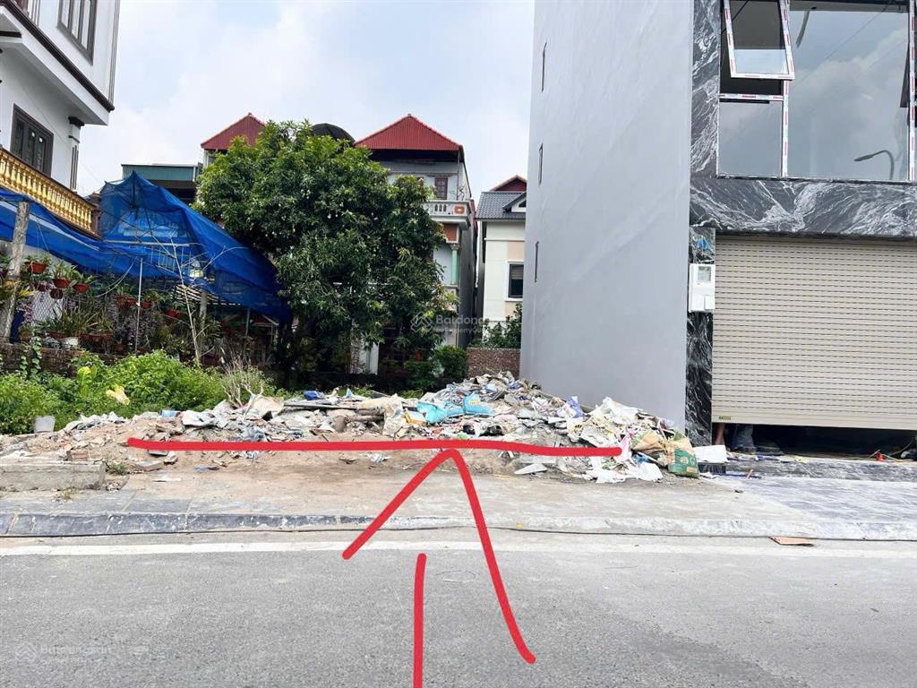 Trả nợ ngân hàng bán đất phố viên chiếu  80,5m²  đường 8m vỉa hè