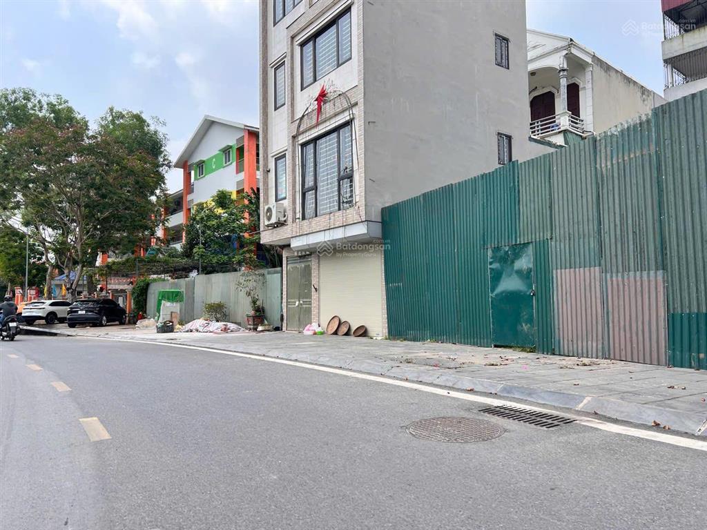 Trả nợ ngân hàng bán đất phố viên chiếu  80,5m²  đường 8m vỉa hè