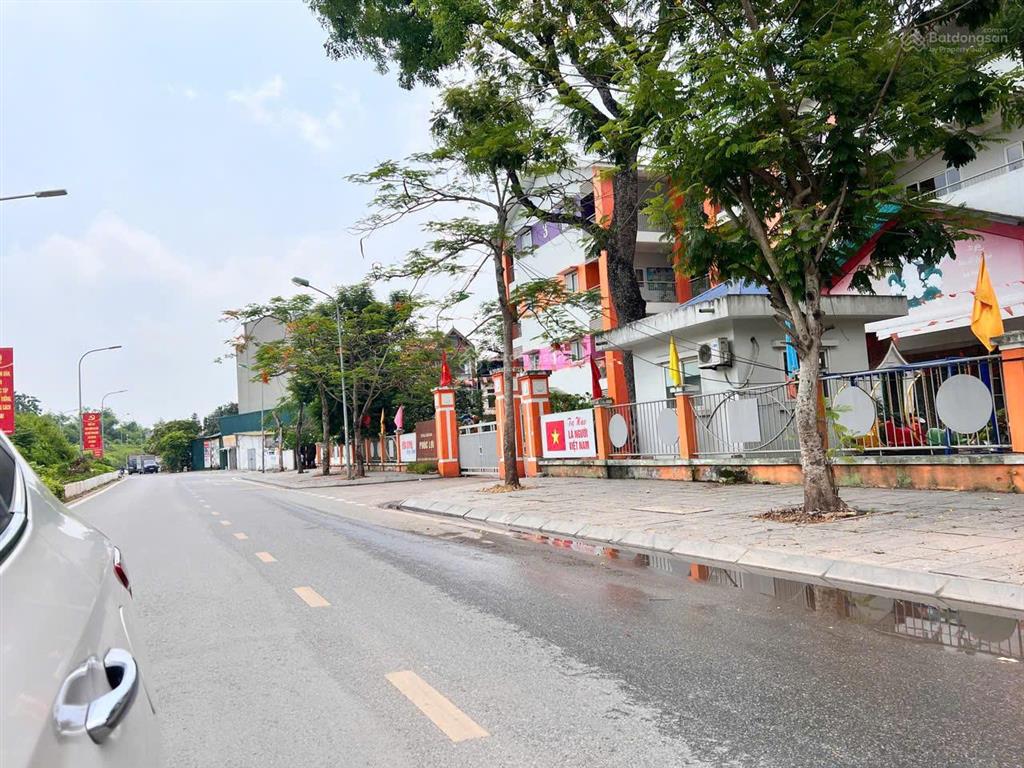 Trả nợ ngân hàng bán đất phố viên chiếu  80,5m²  đường 8m vỉa hè