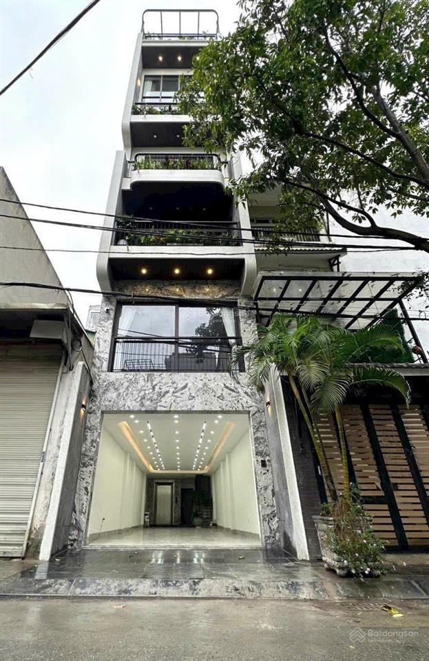 Giảm giá nhà 7 tầng thang máy gara 2 ô tô vị trí đẹp tư đình, long biên. cách hồ công viên 30m