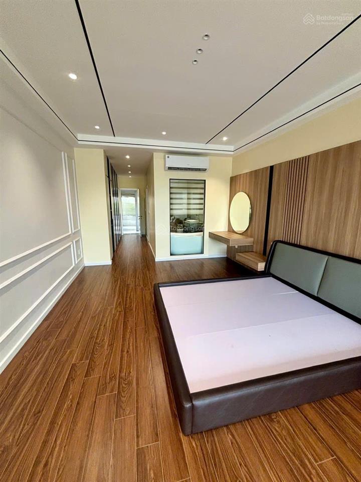 Còn duy nhất 1 căn phố viên chiếu  phúc lợi, long biên