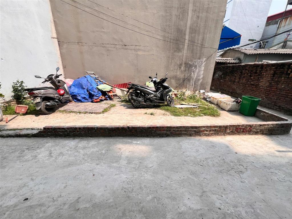 Gấp quá rẻ bán lô góc 37m2 phúc lợi, long biên vị trí trung tâm, đất đẹp vuông vắn