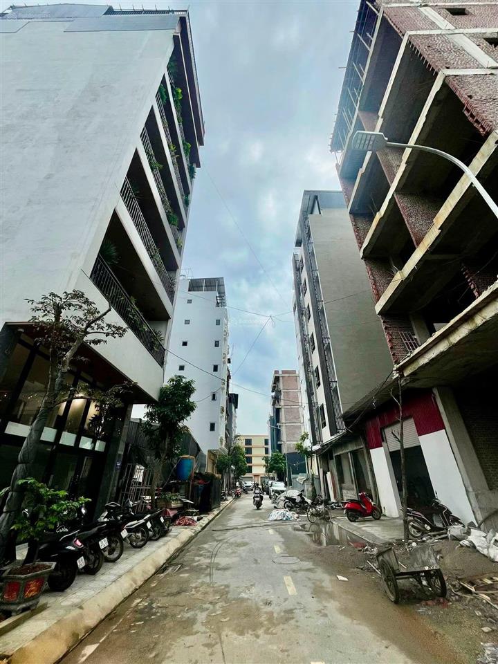 Siêu phẩm rẻ đẹp dt 105m đã 7 tầng nhà thô làm dòng tiền 30 phòng. giá 17ty9.