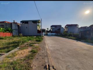 Cô e bán đất cho con đi du học tại phú cát 100m2, mặt tiền 8m ô tô tránh, chỉ 2.2 tỷ