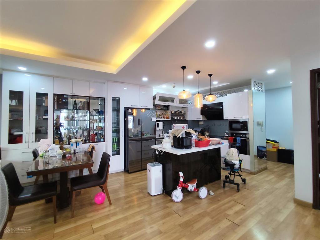 Chính chủ bán căn sunrise city, 125m2, 3pn, 2wc, nội thất đẹp, giá 10 tỷ,  0938 498 *** hoà