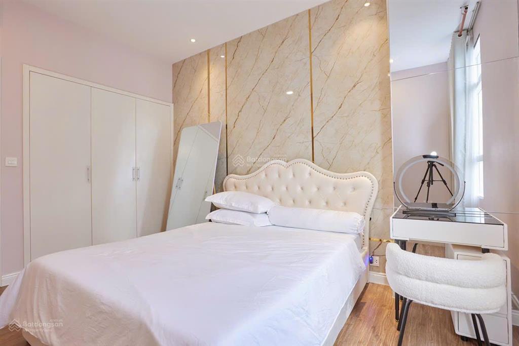 Bán gấp căn sunrise city, 106m2, 3pn, 2wc, nội thất đầy đủ, view mát, giá 8 tỷ,  0938 498 ***