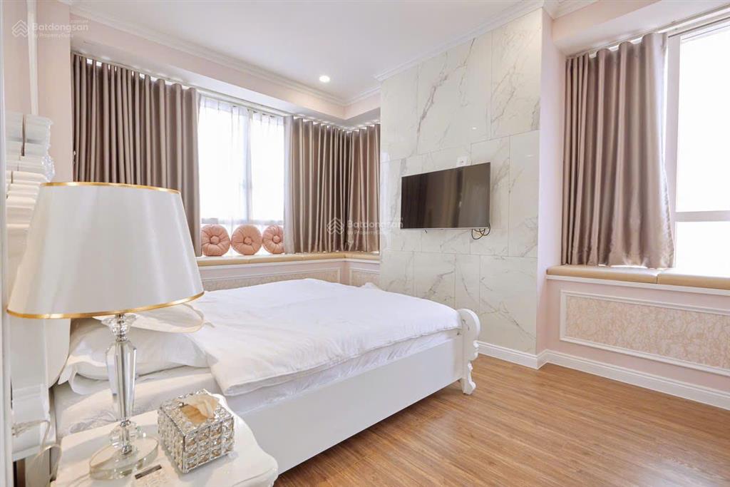 Bán gấp căn sunrise city, 106m2, 3pn, 2wc, nội thất đầy đủ, view mát, giá 8 tỷ,  0938 498 ***