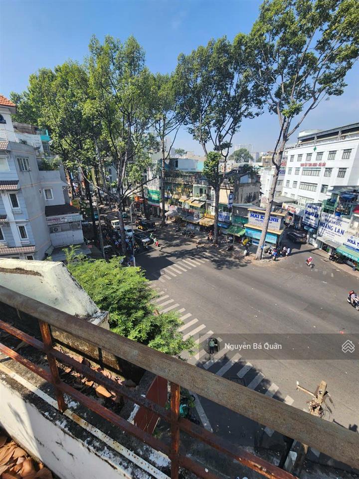 Nhà đẹp 4 tầng góc 2 mặt tiền ngô gia tự . diện tích 5x18, phường 3, quận 10