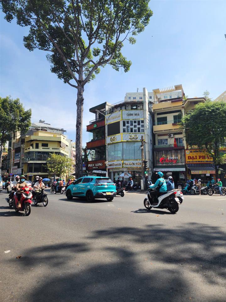 Nhà đẹp 4 tầng góc 2 mặt tiền ngô gia tự . diện tích 5x18, phường 3, quận 10