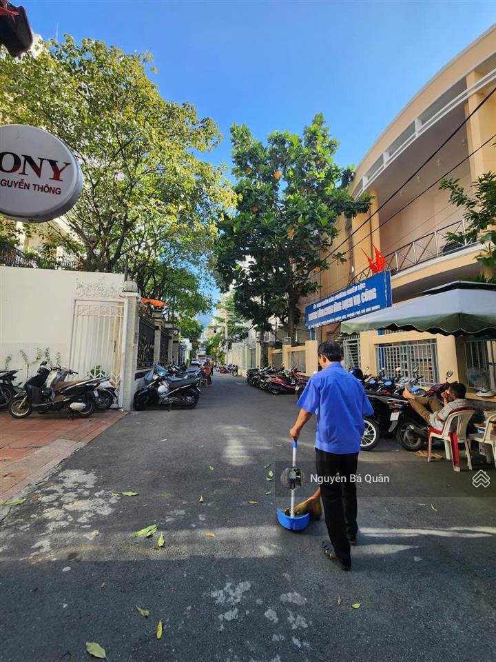 Khuôn đất 2mt trước sau 20x26m (567m2) hẻm 10m bà huyện thanh quan, phường 9, quận 3