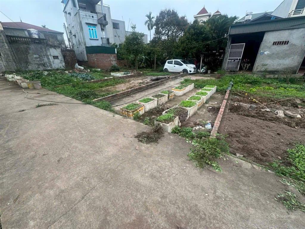 Tôi bán 40m2 đất tại lạc trị phúc thọ. ngay quốc lộ 32. giá rẻ (cc chấp nhận trung gian)