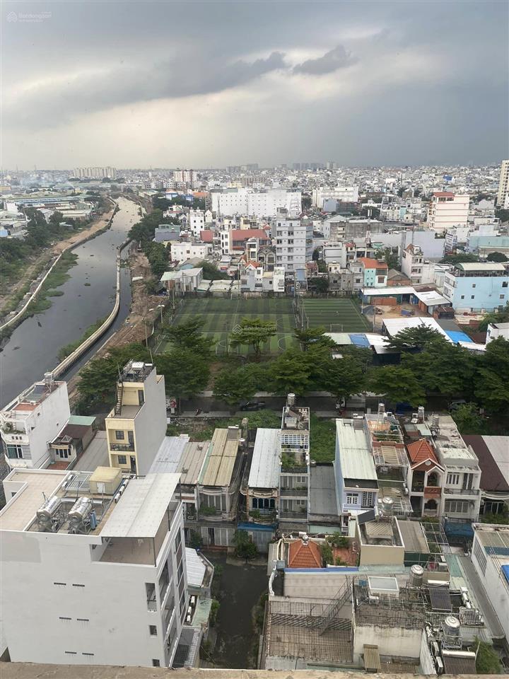 Cho thuê căn hộ penhouse chung cư phúc yên phan huy ích. 240m nhà 4pn 4wc có sẵn máy lạnh.