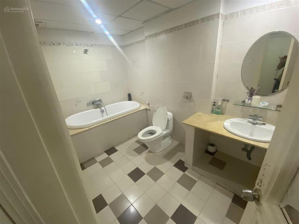 Cho thuê căn hộ penhouse chung cư phúc yên phan huy ích. 240m nhà 4pn 4wc có sẵn máy lạnh.