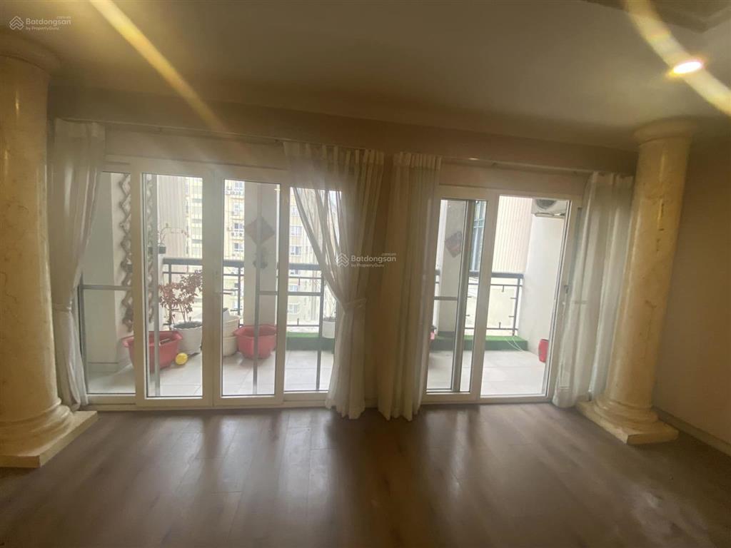 Cho thuê căn hộ penhouse chung cư phúc yên phan huy ích. 240m nhà 4pn 4wc có sẵn máy lạnh.