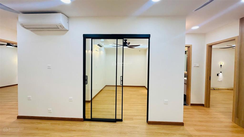 Em có nhiều căn phúc yên 1,2,3 cần bán. sổ sẵn sang tên 65,77,84,100,104,107,118,122 e 0932 834 ***