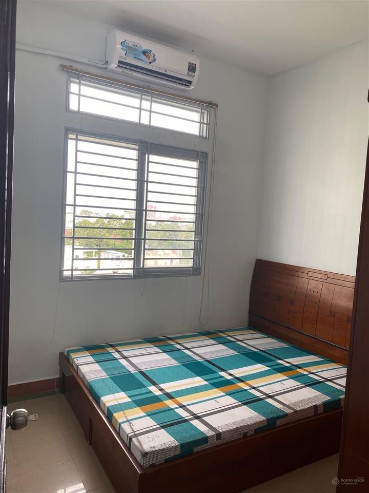 Bán căn hộ 312 lạc long quân . sổ riêng. 3 ty 450 lầu đẹp 0932 834 ***