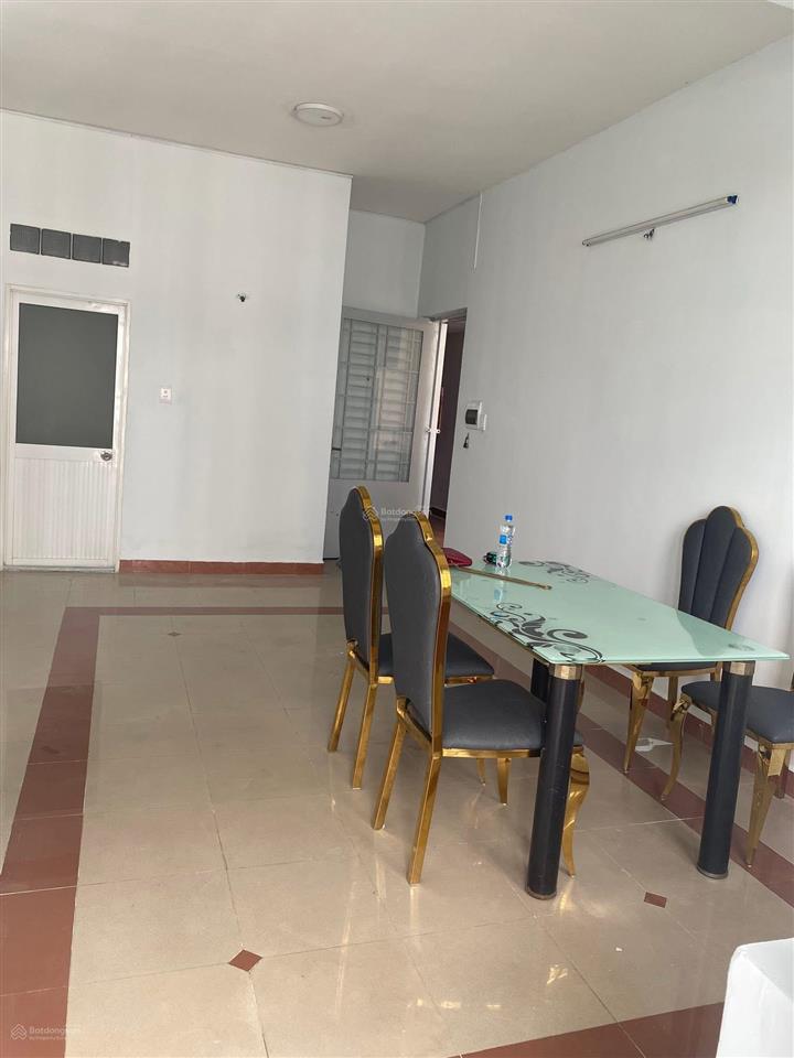 Bán căn hộ 312 lạc long quân . sổ riêng. 3 ty 450 lầu đẹp 0932 834 ***