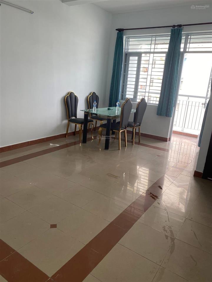 Bán căn hộ 312 lạc long quân . sổ riêng. 3 ty 450 lầu đẹp 0932 834 ***