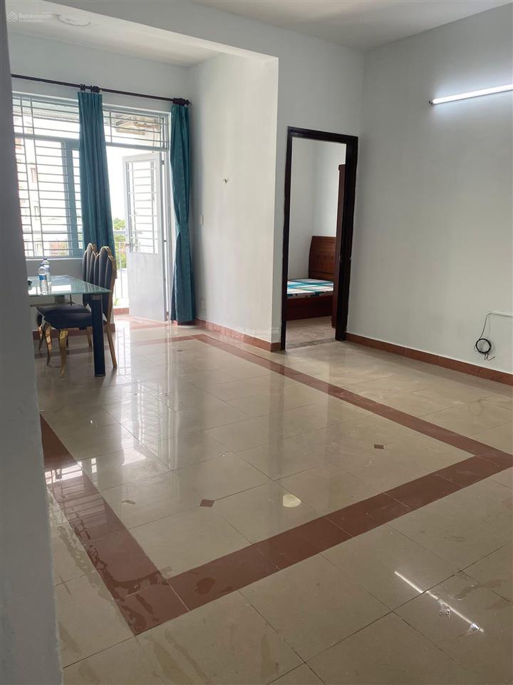 Bán căn hộ 312 lạc long quân . sổ riêng. 3 ty 450 lầu đẹp 0932 834 ***