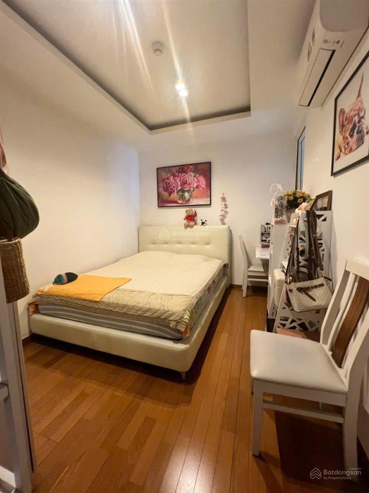 Bán căn hộ skycenter phổ quang . 75m 6,3 tỷ 2pn  0932 834 *** view hồ bơi