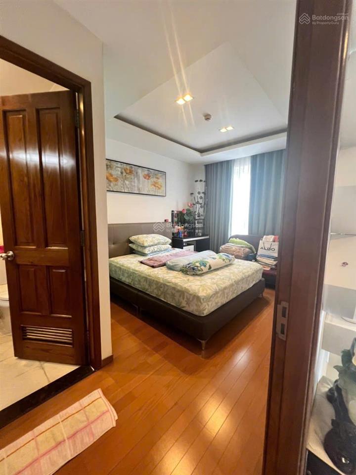 Bán căn hộ skycenter phổ quang . 75m 6,3 tỷ 2pn  0932 834 *** view hồ bơi
