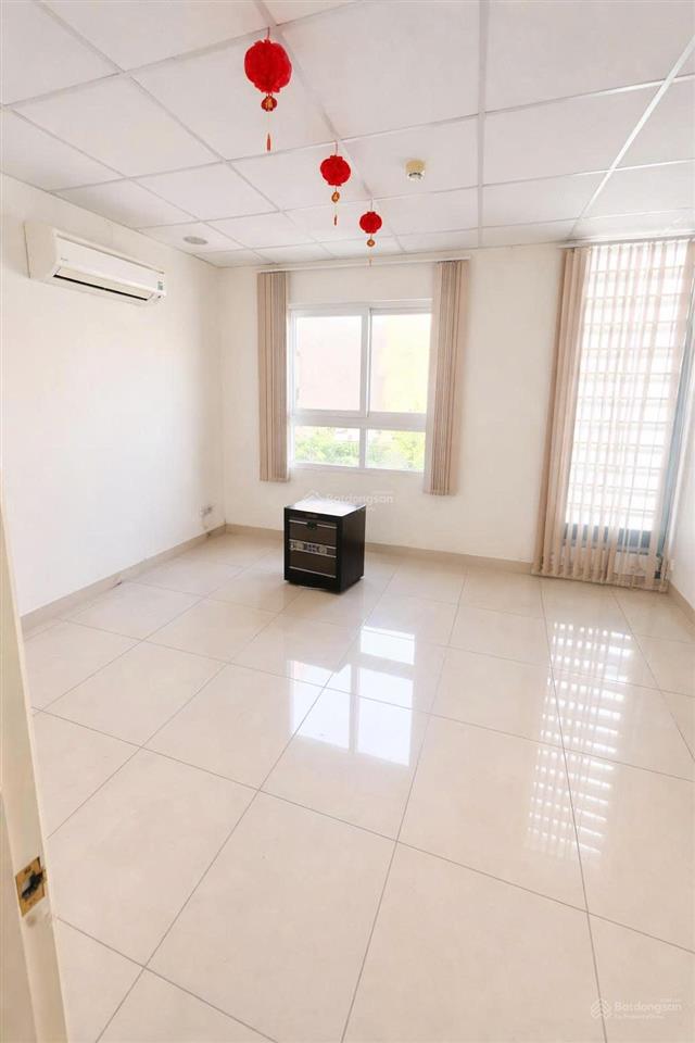 Cho thue căn hộ 200m 5pn2wc nhà trống 6 máy lạnh chỉ 12 triệu 0932 834 ***