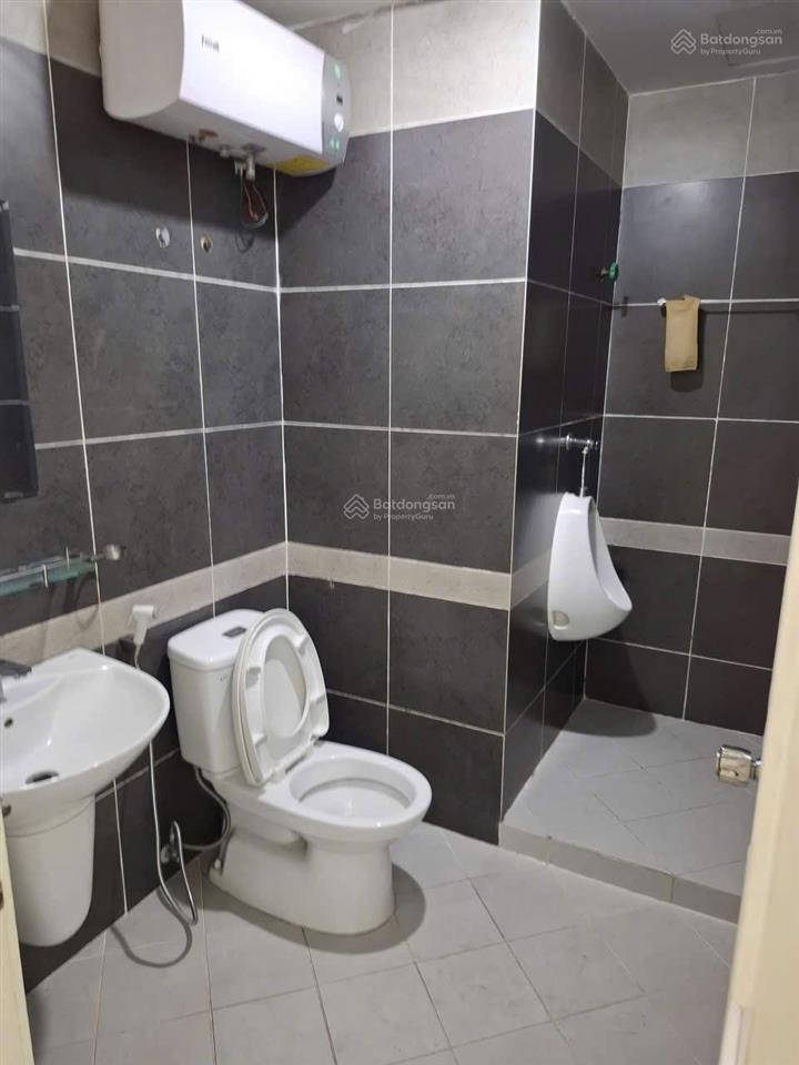 Cho thue căn hộ 200m 5pn2wc nhà trống 6 máy lạnh chỉ 12 triệu 0932 834 ***