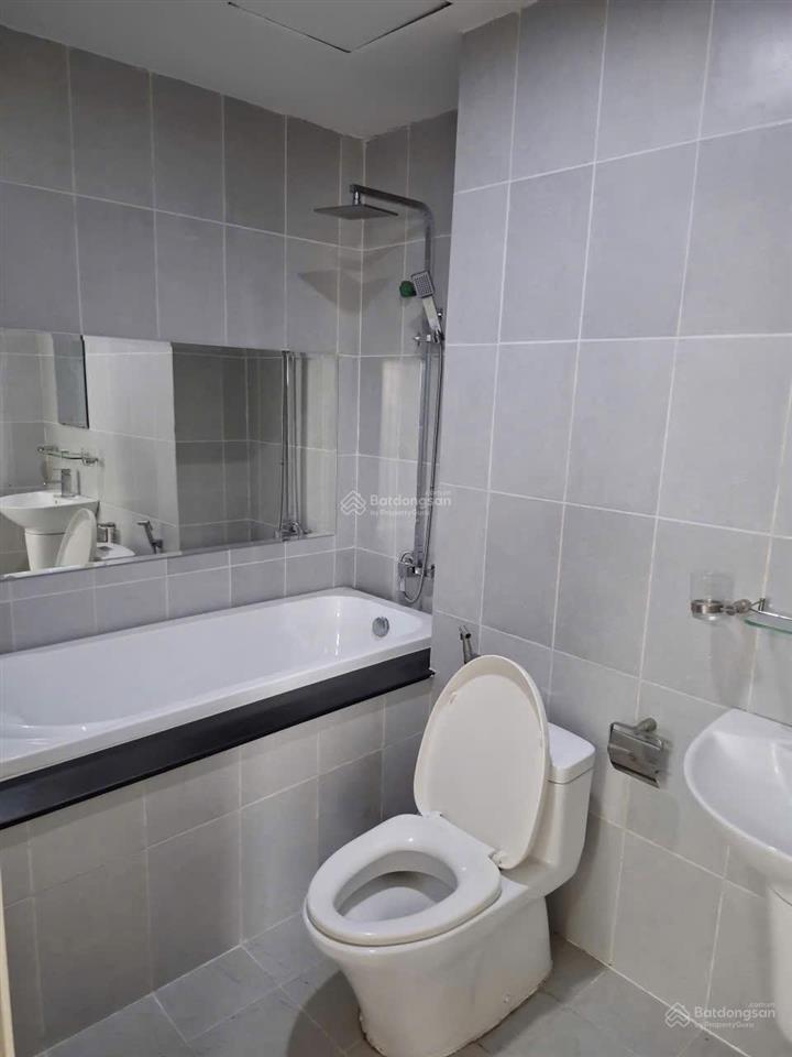 Cho thue căn hộ 200m 5pn2wc nhà trống 6 máy lạnh chỉ 12 triệu 0932 834 ***