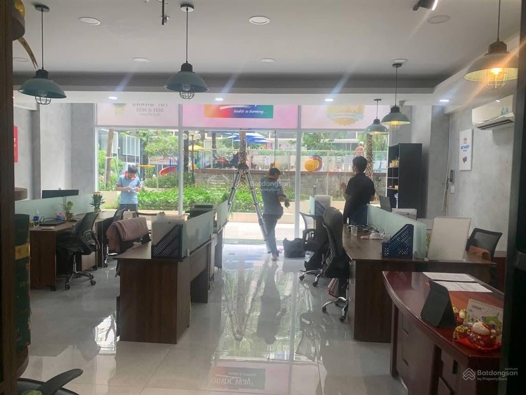 Bán shophouse chung cư sky center phổ quang tân bình 130m view hồ bơi 8,5 tỷ thương lượng