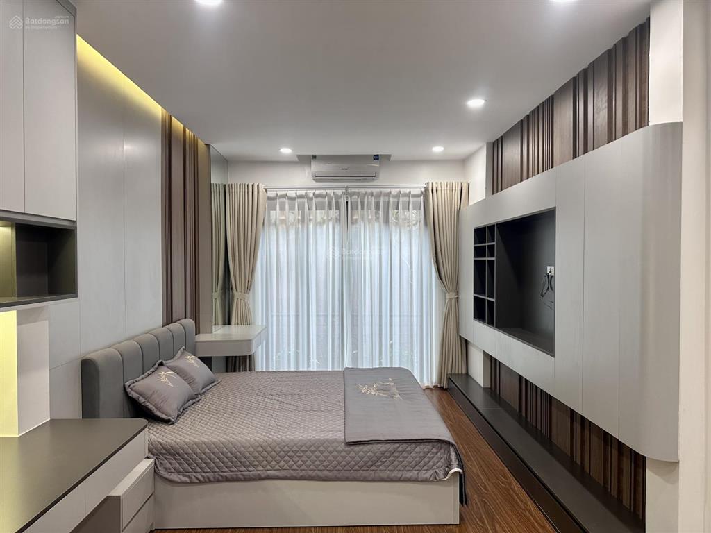 Chính chủ bán nhà phố xã đàn dt 45m2 x 6 tầng thang máy, ngõ thông, khu vực an ninh tốt