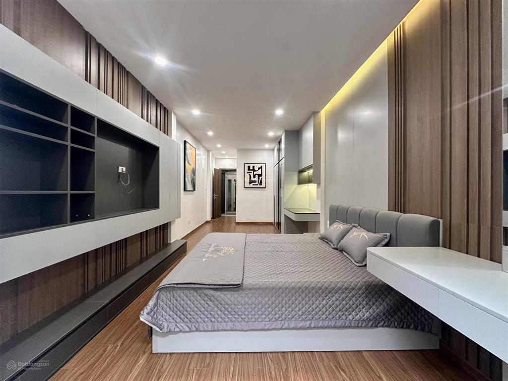 Chính chủ bán nhà phố xã đàn dt 45m2 x 6 tầng thang máy, ngõ thông, khu vực an ninh tốt