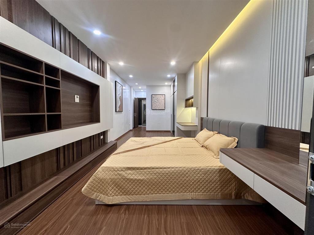 Chính chủ bán nhà phố xã đàn dt 45m2 x 6 tầng thang máy, ngõ thông, khu vực an ninh tốt