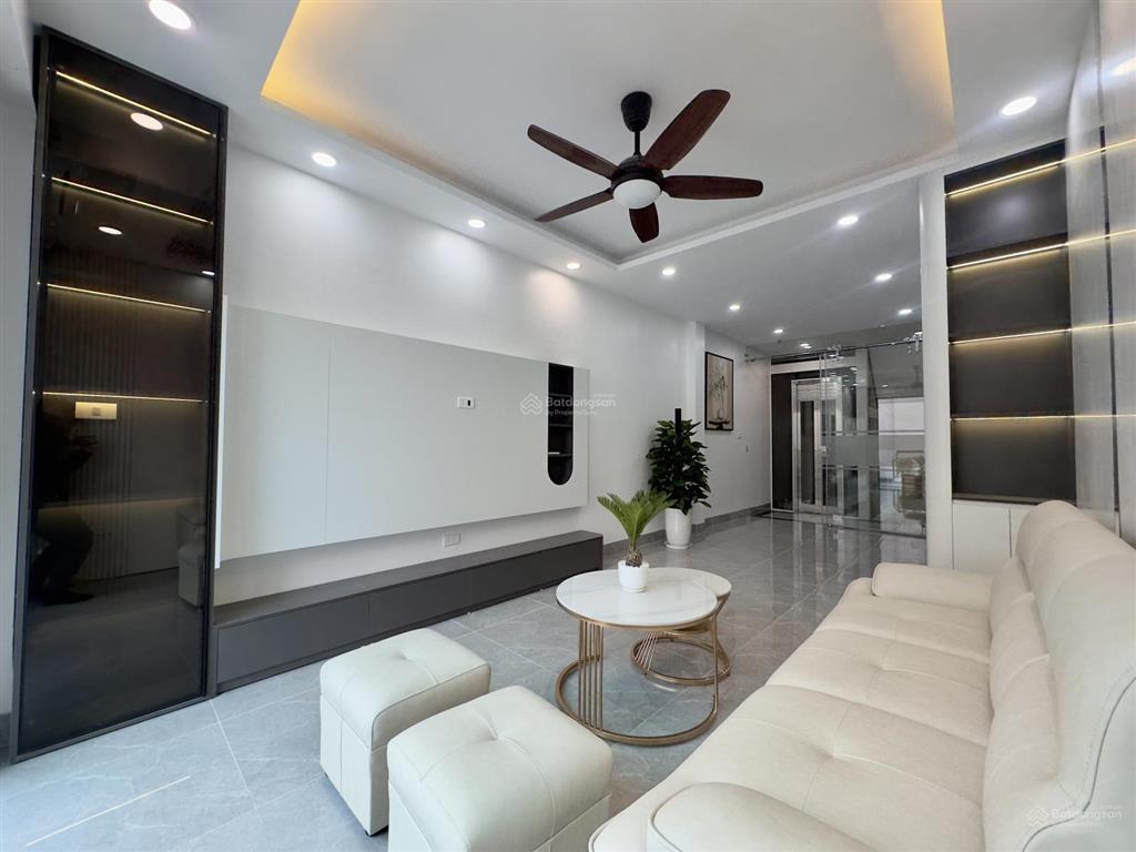 Chính chủ bán nhà phố xã đàn dt 45m2 x 6 tầng thang máy, ngõ thông, khu vực an ninh tốt