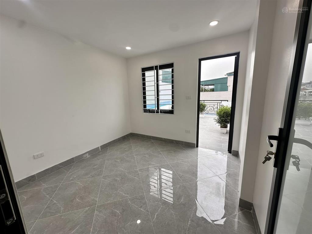 Chính chủ bán nhà phố xã đàn dt 45m2 x 6 tầng thang máy, ngõ thông, giá chỉ 12,8 tỷ, full nội thất