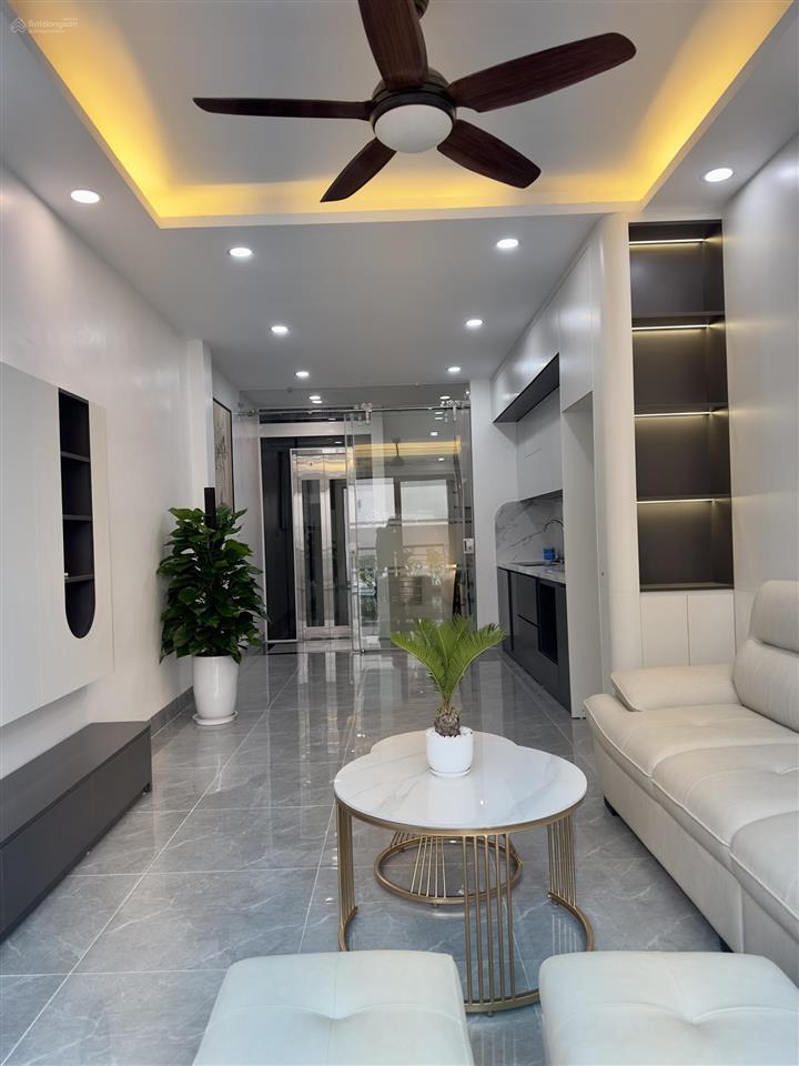 Chính chủ bán nhà phố xã đàn dt 45m2 x 6 tầng thang máy, ngõ thông, giá chỉ 12,8 tỷ, full nội thất