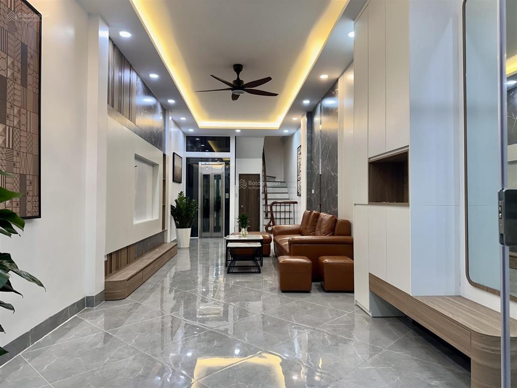 Chính chủ bán nhà phố xã đàn dt 45m2 x 6 tầng thang máy, ngõ thông, giá chỉ 12,8 tỷ, full nội thất