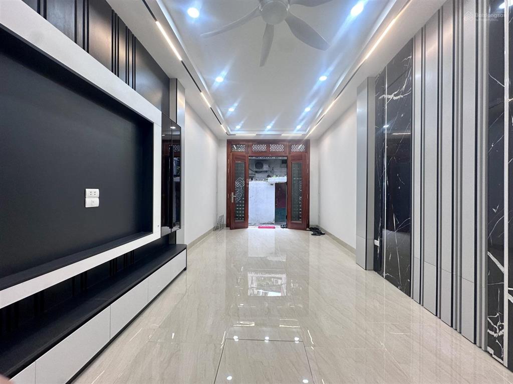 Nhà xây mới phố thanh nhàn dt 40m x 5 tầng thang máy