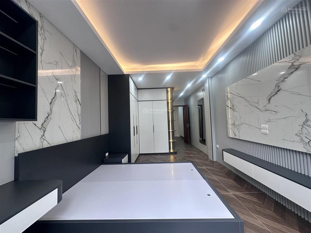 Nhà xây mới phố thanh nhàn dt 40m x 5 tầng thang máy