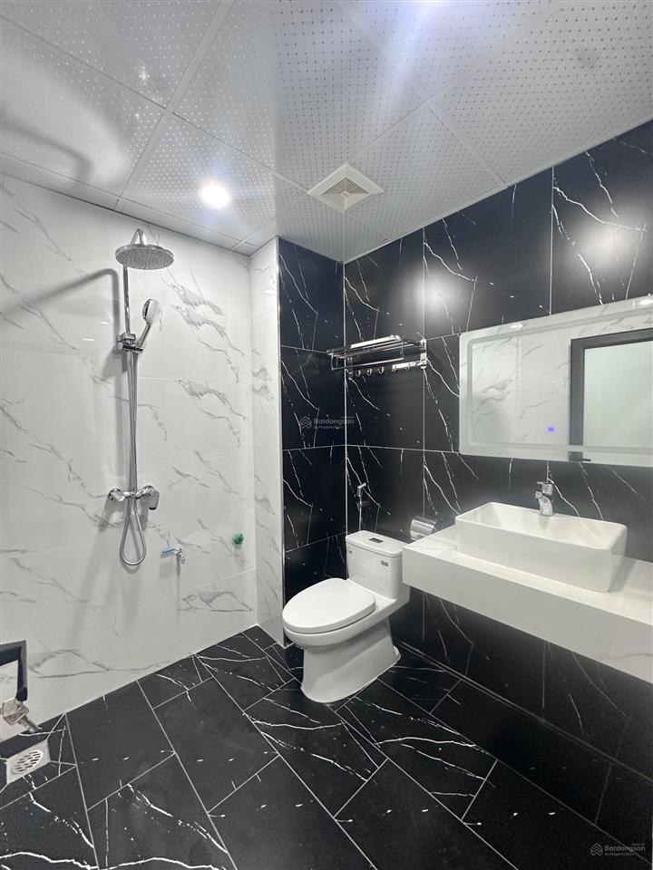 Nhà xây mới phố thanh nhàn dt 40m x 5 tầng thang máy, dân trí cao, khu vực tiện ích nhiều