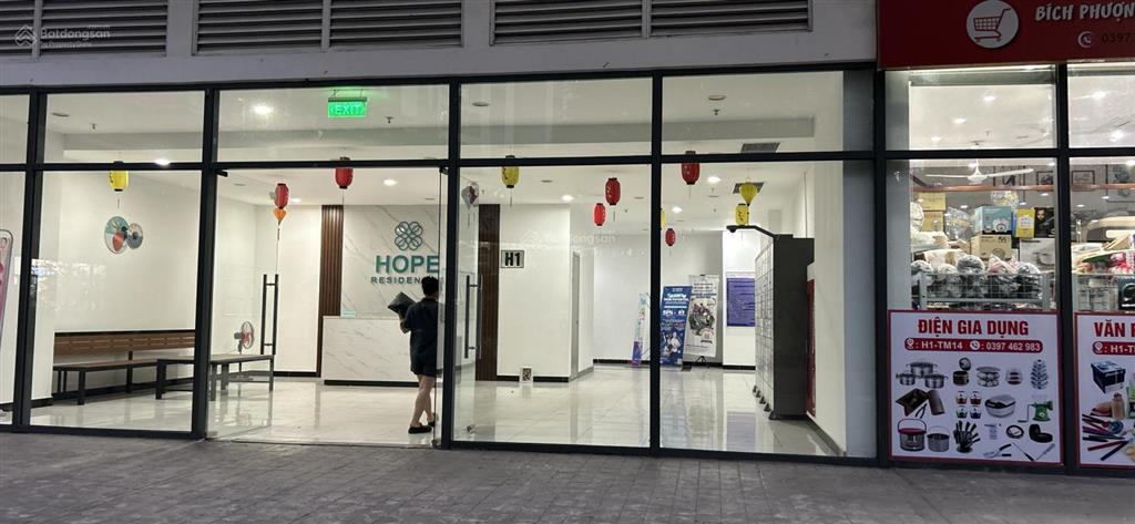 Bán shop house mặt đế chung cu 84m giá 75tr m  0972 109 ***