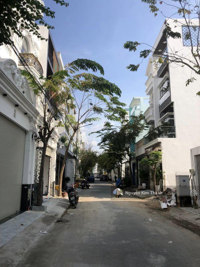 Bán nhà cách mạng tháng 8, q. 10 (dt 13.5x25m) thích hợp xây building